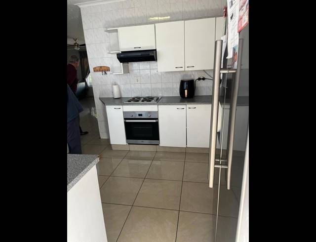 3 BEDROOM APARTMENT FOR SALE IN ALBERTSDAL